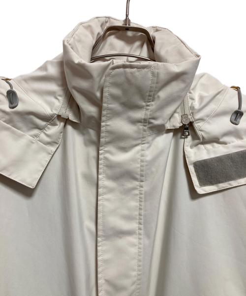 PRADA SPORTS（プラダスポーツ）PRADA SPORTS (プラダスポーツ) GORE-TEX パフジャケット ホワイト サイズ:48の古着・服飾アイテム