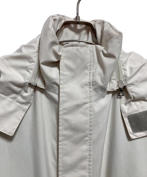 PRADA SPORTS（プラダスポーツ）PRADA SPORTS (プラダスポーツ) GORE-TEX パフジャケット ホワイト サイズ:48の古着・服飾アイテム