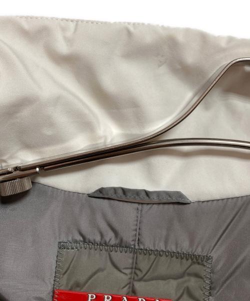 PRADA SPORTS（プラダスポーツ）PRADA SPORTS (プラダスポーツ) GORE-TEX パフジャケット ホワイト サイズ:48の古着・服飾アイテム