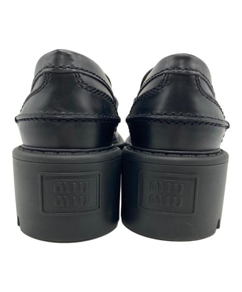 MIU MIU（ミュウミュウ）MIU MIU (ミュウミュウ) ブラッシュドレザー ローファー ブラック サイズ:37の古着・服飾アイテム