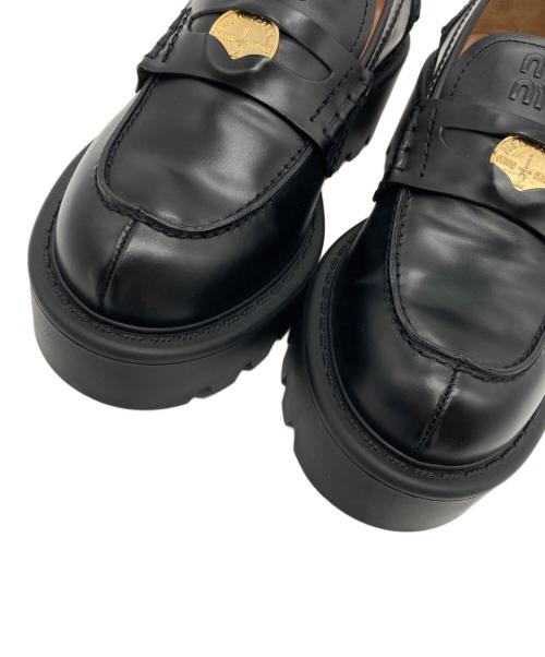 MIU MIU（ミュウミュウ）MIU MIU (ミュウミュウ) ブラッシュドレザー ローファー ブラック サイズ:37の古着・服飾アイテム