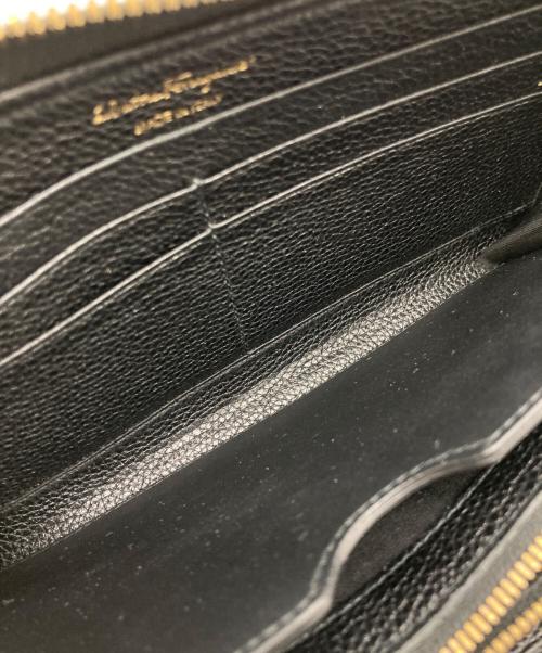 Salvatore Ferragamo（サルヴァトーレ フェラガモ）Salvatore Ferragamo (サルヴァトーレ フェラガモ) ガンチーニラウンドファスナーウォレット ブラックの古着・服飾アイテム