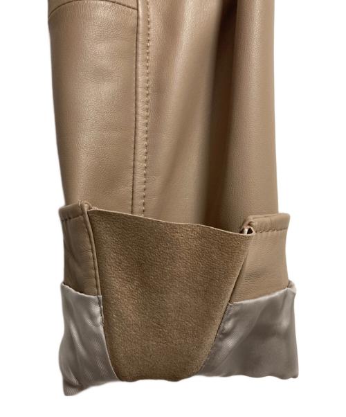 23区（ニジュウサンク）23区 (ニジュウサンク) シープレザーライダースジャケット ベージュ サイズ:40の古着・服飾アイテム