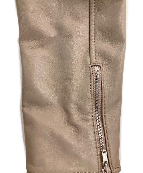 23区（ニジュウサンク）23区 (ニジュウサンク) シープレザーライダースジャケット ベージュ サイズ:40の古着・服飾アイテム