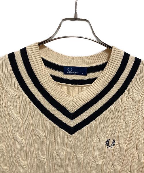 FRED PERRY（フレッドペリー）FRED PERRY (フレッドペリー) チルデンセーター アイボリー サイズ:Mの古着・服飾アイテム