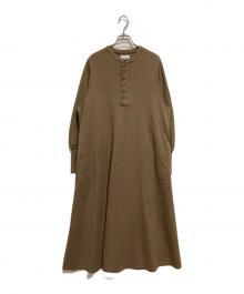 foufou（フーフー ザドレス）の古着「henley neck volume sleeve one piece」｜ベージュ