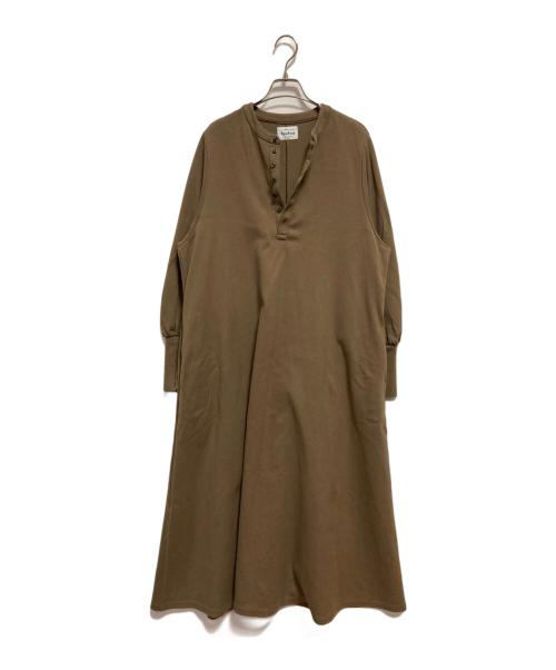 foufou（フーフー ザドレス）foufou (フーフー ザドレス) henley neck volume sleeve one piece ベージュ サイズ:FREEの古着・服飾アイテム