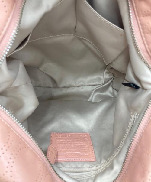 COACH（コーチ）COACH (コーチ) パンチングシグネチャー2WAYバッグ ピンクの古着・服飾アイテム