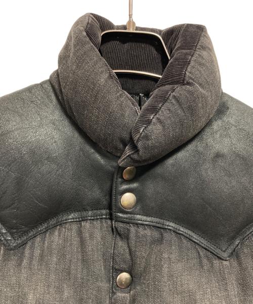RockyMountainFeatherBed（ロッキーマウンテンフェザーベッド）RockyMountainFeatherBed (ロッキーマウンテンフェザーベッド) BEAMS (ビームス) 別注デニムダウンベスト ブラック サイズ:36の古着・服飾アイテム