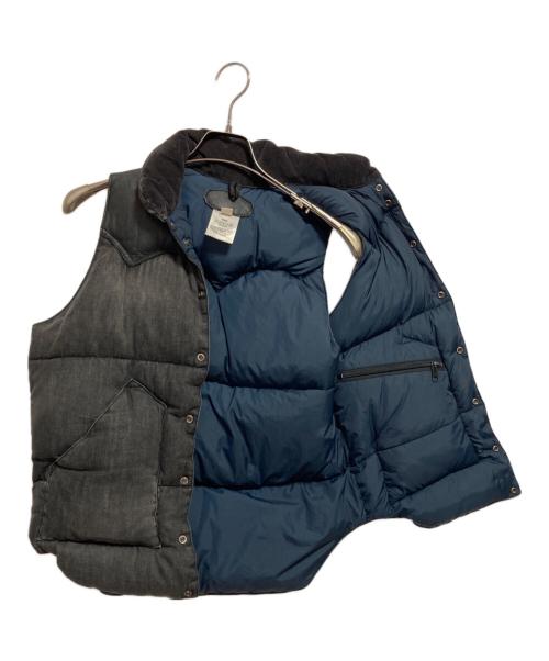 RockyMountainFeatherBed（ロッキーマウンテンフェザーベッド）RockyMountainFeatherBed (ロッキーマウンテンフェザーベッド) BEAMS (ビームス) 別注デニムダウンベスト ブラック サイズ:36の古着・服飾アイテム