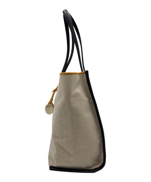 FURLA（フルラ）FURLA (フルラ) ERA M Tote ベージュ×ブラックの古着・服飾アイテム
