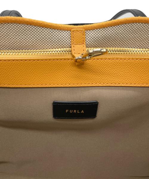 FURLA（フルラ）FURLA (フルラ) ERA M Tote ベージュ×ブラックの古着・服飾アイテム
