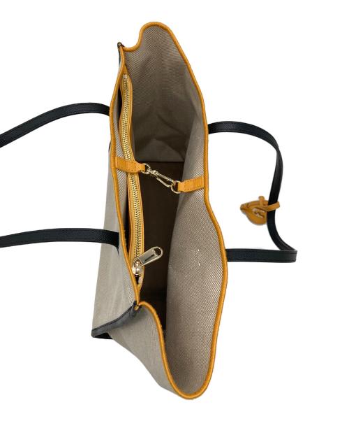 FURLA（フルラ）FURLA (フルラ) ERA M Tote ベージュ×ブラックの古着・服飾アイテム