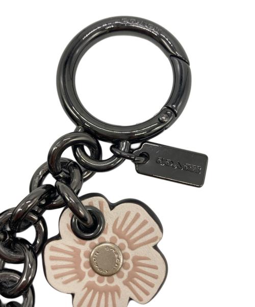 COACH（コーチ）COACH (コーチ) フラワーモチーフキーホルダー ベージュの古着・服飾アイテム