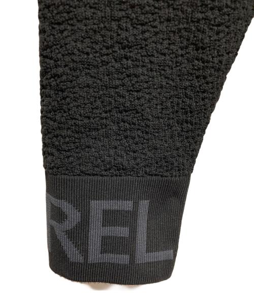 1PIU1UGUALE3 RELAX（ウノピゥウノウグァーレトレ リラックス）1piu1uguale3 relax (ウノピゥウノウグァーレトレ リラックス) リブロゴジャガードニットパーカー ブラック サイズ:Mの古着・服飾アイテム