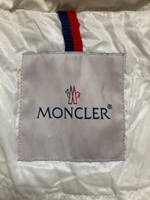 MONCLER（モンクレール）MONCLER (モンクレール) OLARGUESダウンジャケット ホワイト サイズ:3の古着・服飾アイテム
