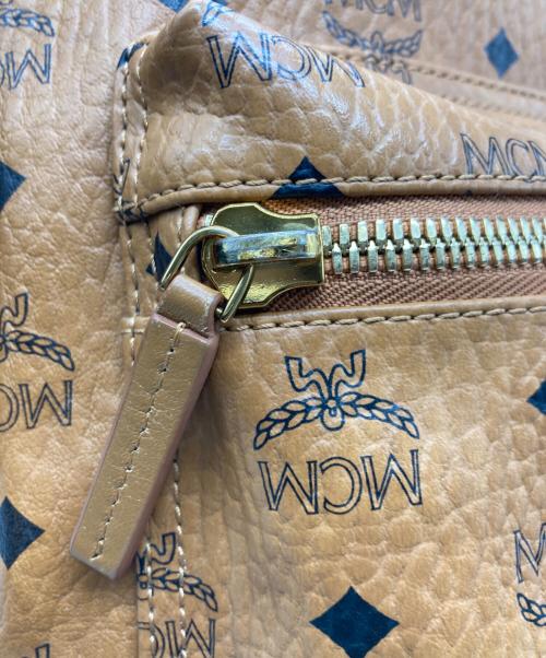 MCM（エムシーエム）MCM (エムシーエム) スタッズリュック ブラウンの古着・服飾アイテム