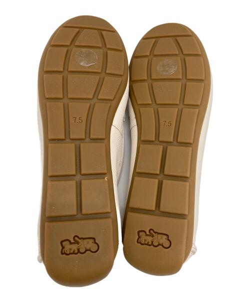 COACH（コーチ）COACH (コーチ) メイビス ローファー ベージュ サイズ:7.5Cの古着・服飾アイテム