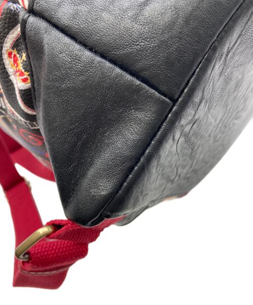 Queen（クイーン）QUEEN (クイーン) VENDULA LONDON (ベンデューラ ロンドン) Queen Backpack レッド×ブラックの古着・服飾アイテム