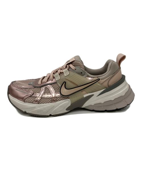 NIKE（ナイキ）NIKE (ナイキ) V2K Run スニーカー ピンク サイズ:24.5㎝の古着・服飾アイテム
