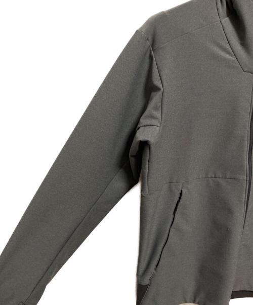 THE NORTH FACE（ザ ノース フェイス）THE NORTH FACE (ザ ノース フェイス) APEX SOFTSHELL PK グレー サイズ:Sの古着・服飾アイテム