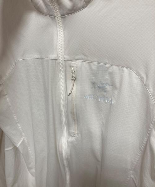 ARC'TERYX（アークテリクス）ARC'TERYX (アークテリクス) スコーミッシュ フーディ ホワイト サイズ:Sの古着・服飾アイテム