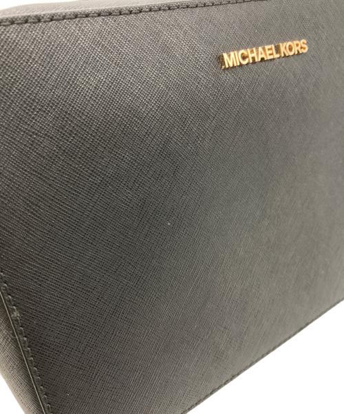 MICHAEL KORS（マイケル・コース）MICHAEL KORS (マイケル・コース) LG EW CROSSBODY ブラックの古着・服飾アイテム