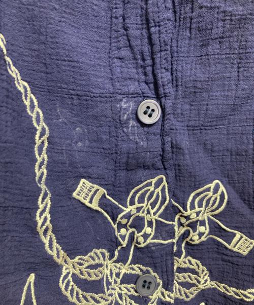 me ISSEY MIYAKE（ミーイッセイ ミヤケ）me ISSEY MIYAKE (ミーイッセイ ミヤケ) 刺繍ノースリーブブラウス ネイビー サイズ:-の古着・服飾アイテム