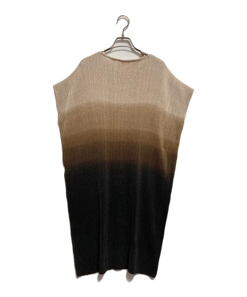 SPECCHIO（スペッチオ）SPECCHIO (スペッチオ) シャトルプリーツ サックワンピース ブラック×ベージュ サイズ:40の古着・服飾アイテム