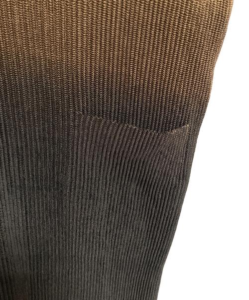SPECCHIO（スペッチオ）SPECCHIO (スペッチオ) シャトルプリーツ サックワンピース ブラック×ベージュ サイズ:40の古着・服飾アイテム