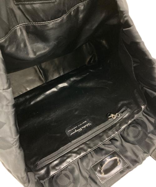 Salvatore Ferragamo（サルヴァトーレ フェラガモ）Salvatore Ferragamo (サルヴァトーレ フェラガモ) 総柄ナイロントートバッグ ブラックの古着・服飾アイテム