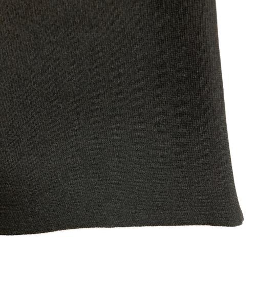 UNITED ARROWS（ユナイテッドアローズ）UNITED ARROWS (ユナイテッドアローズ) P フリル ノースリーブ ワンピース ブラック サイズ:-の古着・服飾アイテム