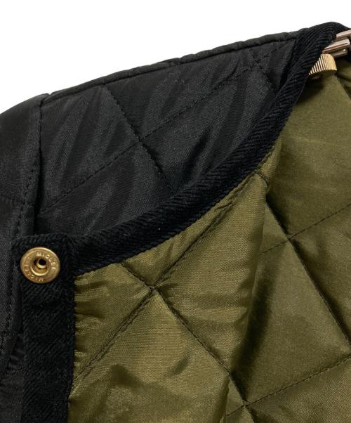 Traditional Weatherwear（トラディショナルウェザーウェア）Traditional Weatherwear (トラディショナルウェザーウェア) ARKLEY LONG キルティングノーカラーコート ブラック×オリーブ サイズ:36の古着・服飾アイテム