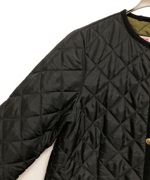Traditional Weatherwear（トラディショナルウェザーウェア）Traditional Weatherwear (トラディショナルウェザーウェア) ARKLEY LONG キルティングノーカラーコート ブラック×オリーブ サイズ:36の古着・服飾アイテム