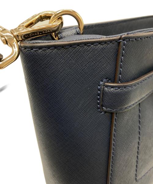 MICHAEL KORS（マイケルコース）MICHAEL KORS (マイケルコース) ショルダーバッグ ネイビーの古着・服飾アイテム