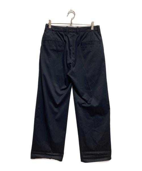 UNIVERSAL PRODUCTS.（ユニバーサルプロダクツ）UNIVERSAL PRODUCTS. (ユニバーサルプロダクツ) NO TUCK CHINO TROUSERS ネイビー サイズ:2の古着・服飾アイテム