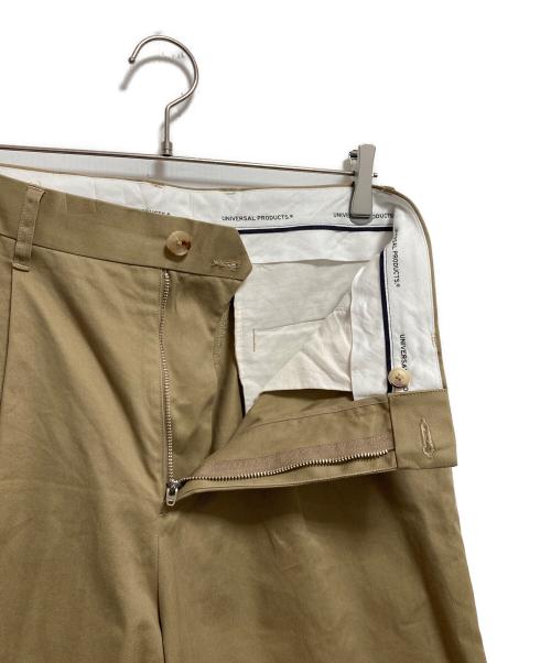 UNIVERSAL PRODUCTS.（ユニバーサルプロダクツ）UNIVERSAL PRODUCTS. (ユニバーサルプロダクツ) ONE TUCK CHINO TROUSERS ベージュ サイズ:2の古着・服飾アイテム