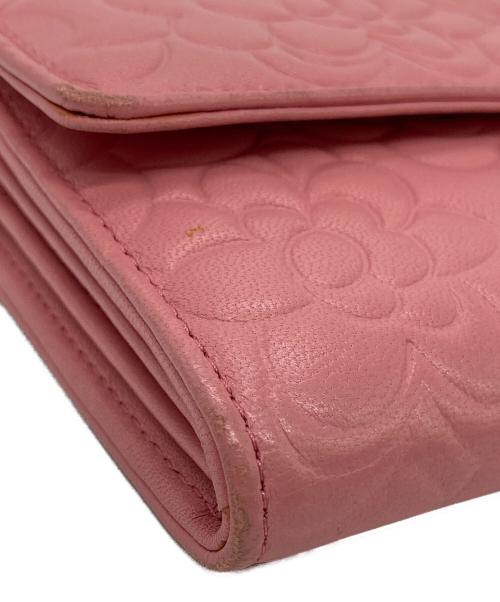 CHANEL（シャネル）CHANEL (シャネル) カメリア モチーフ ラウンド ファスナー ウォレット 長財布 ピンクの古着・服飾アイテム