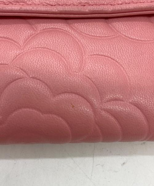 CHANEL（シャネル）CHANEL (シャネル) カメリア モチーフ ラウンド ファスナー ウォレット 長財布 ピンクの古着・服飾アイテム