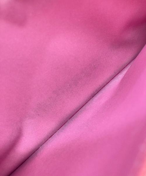 CHANEL（シャネル）CHANEL (シャネル) カメリア モチーフ ラウンド ファスナー ウォレット 長財布 ピンクの古着・服飾アイテム