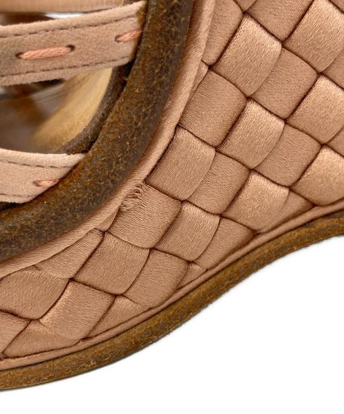 BOTTEGA VENETA（ボッテガベネタ）BOTTEGA VENETA (ボッテガベネタ) イントレチャートウェッジソールサンダル ベージュ サイズ:35の古着・服飾アイテム