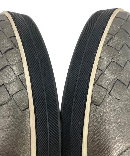 BOTTEGA VENETA（ボッテガベネタ）BOTTEGA VENETA (ボッテガベネタ) イントレチャートスリッポン グレー サイズ:35の古着・服飾アイテム