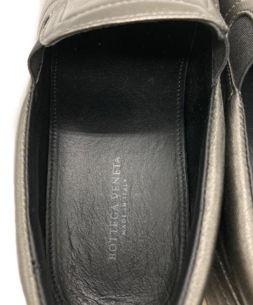 BOTTEGA VENETA（ボッテガベネタ）BOTTEGA VENETA (ボッテガベネタ) イントレチャートスリッポン グレー サイズ:35の古着・服飾アイテム