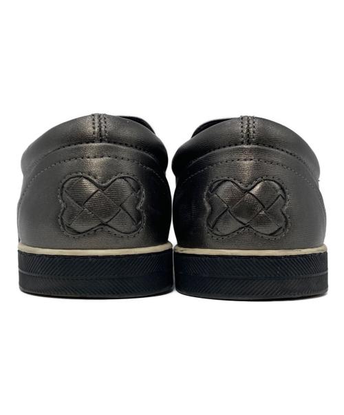 BOTTEGA VENETA（ボッテガベネタ）BOTTEGA VENETA (ボッテガベネタ) イントレチャートスリッポン グレー サイズ:35の古着・服飾アイテム