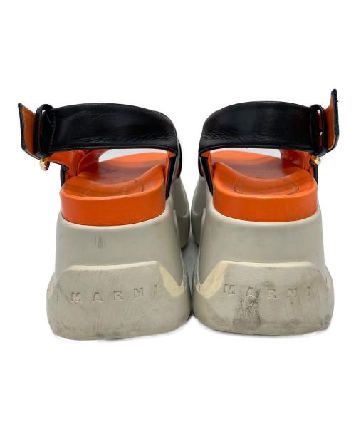 MARNI（マルニ）MARNI (マルニ) MA FUSSBETT SANDAL ブラック×オレンジ サイズ:35の古着・服飾アイテム