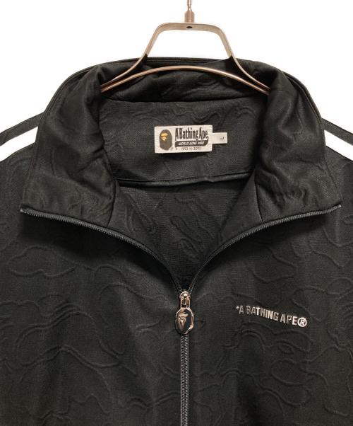 A BATHING APE（アベイシングエイプ）A BATHING APE (アベイシングエイプ) LINE CAMO JACQUARD BATHING APE LOGO RELAXED FIT TRACK JACKET ブラック サイズ:Lの古着・服飾アイテム