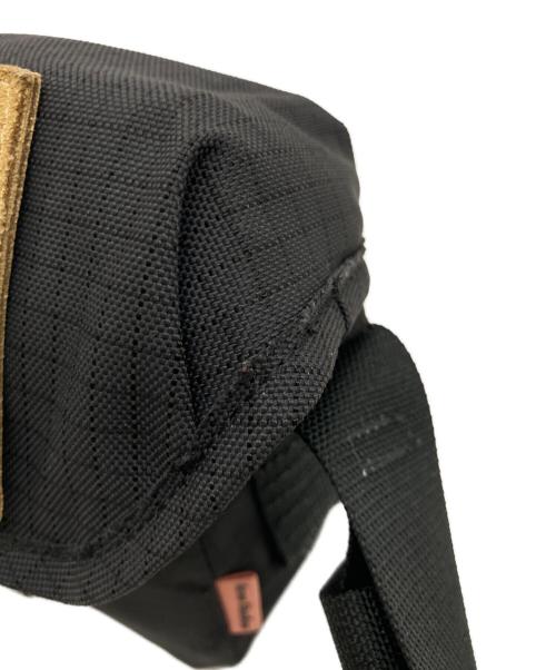 Acne studios（アクネ ストゥディオズ）ACNE STUDIOS (アクネ ストゥディオズ) ナイロンミニメッセンジャーバッグ ブラックの古着・服飾アイテム