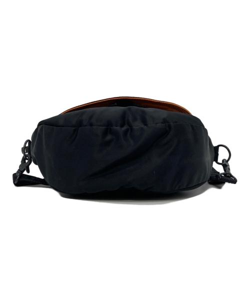PORTER（ポーター）PORTER (ポーター) タンカー ハーフムーンショルダーバッグ ブラックの古着・服飾アイテム