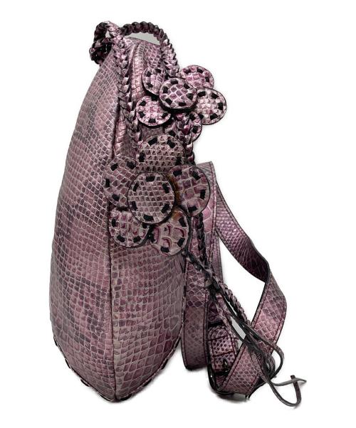ANNA SUI（アナスイ）ANNA SUI (アナスイ) 型押しショルダーバッグ ピンクの古着・服飾アイテム