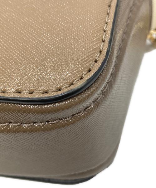 MARC JACOBS（マークジェイコブス）MARC JACOBS (マークジェイコブス) スナップショット ショルダーバッグ ベージュの古着・服飾アイテム